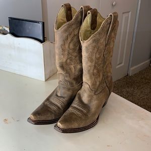 Corral boots